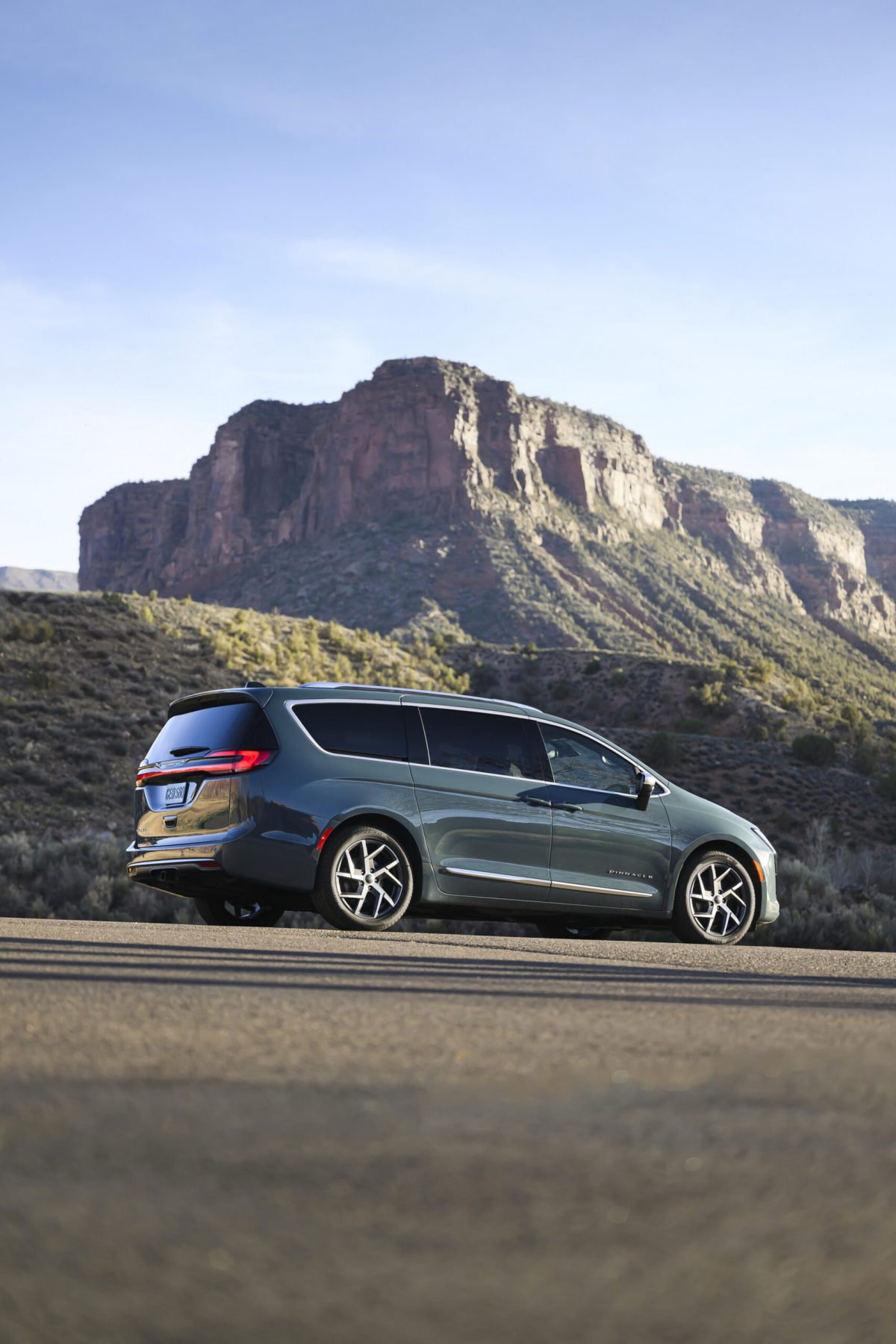 Chrysler Pacifica 2027: легкий рестайлінг замість революції після дев'яти років на ринку - фото 5