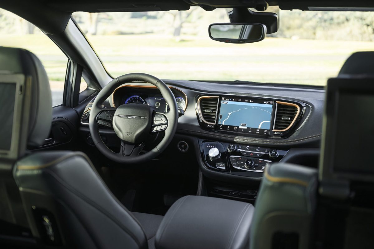 Chrysler робить ставку на мінівени: новий CEO вірить у відродження сегмента - фото 4