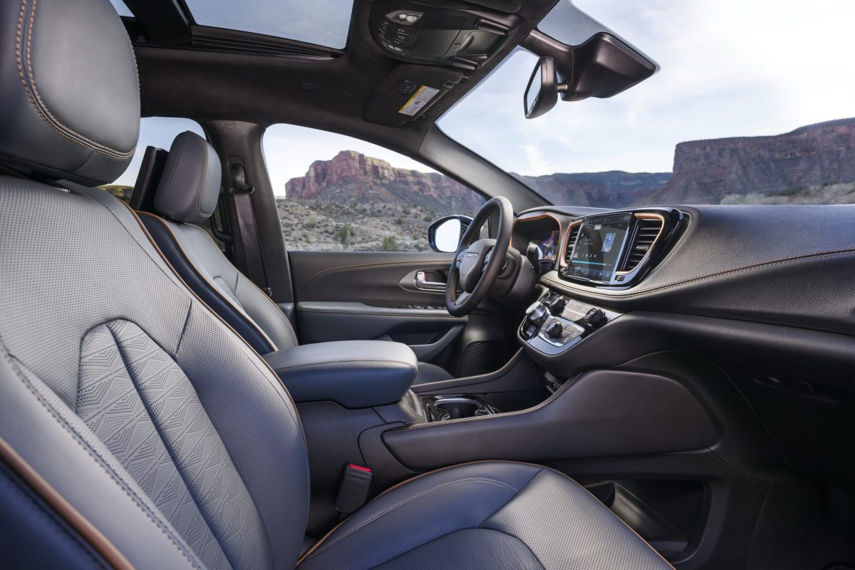 Chrysler робить ставку на мінівени: новий CEO вірить у відродження сегмента - фото 1