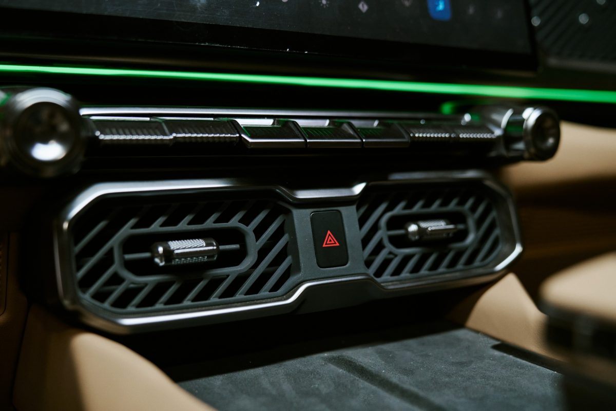 Chery розкриває інтер'єр нового гібридного пікапа KP31: розкіш та потужність - фото 2