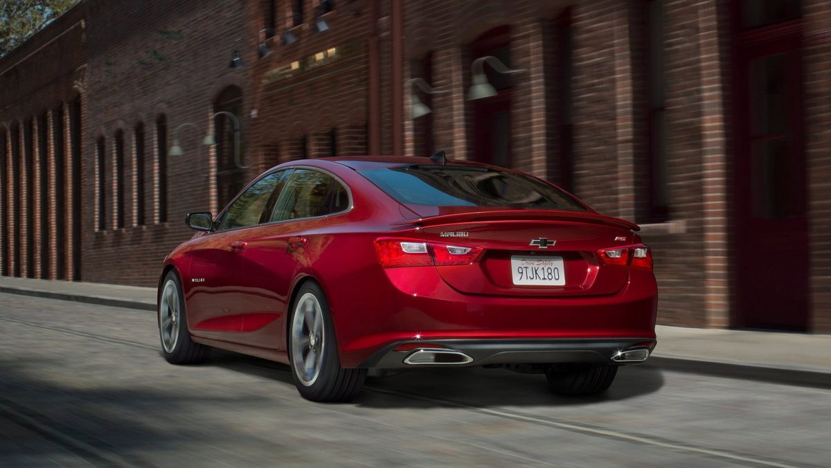 Майже 272 тисячі Chevrolet Malibu відкликають через потрапляння вологи у камери заднього виду - фото 2