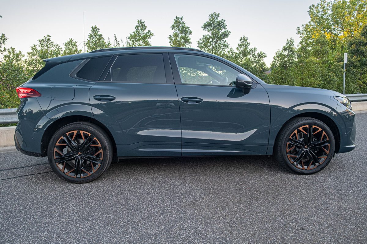 Тест-драйв Cupra Terramar VZe: чому флагманський гібрид може виявитися не найкращим вибором у лінійці - фото 7