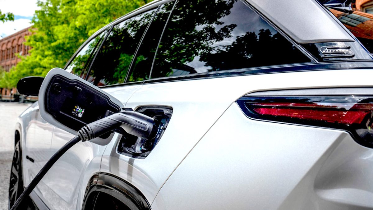 Голова Альянсу автовиробників закликає скасувати податок на пальне: що пропонують натомість - фото 1