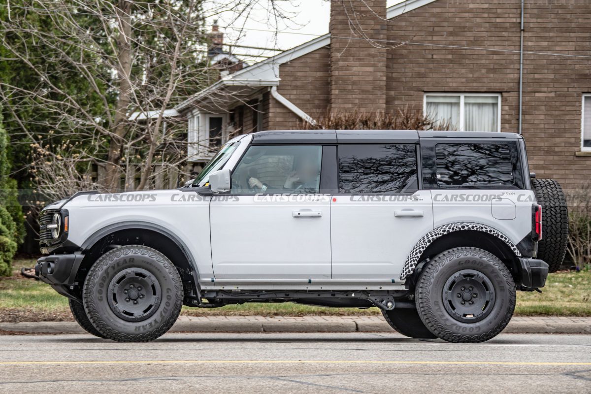 Шпигуни розсекретили оновлений Ford Bronco: нові деталі дизайну та підготовка гібридної версії - фото 8