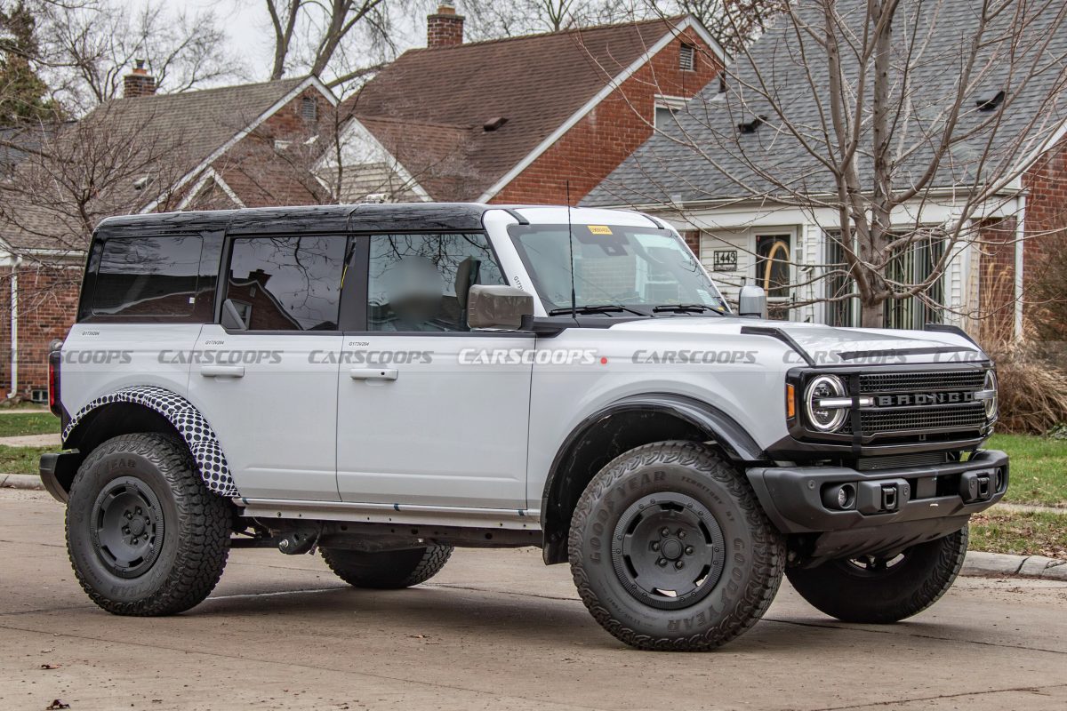 Шпигуни розсекретили оновлений Ford Bronco: нові деталі дизайну та підготовка гібридної версії - фото 2