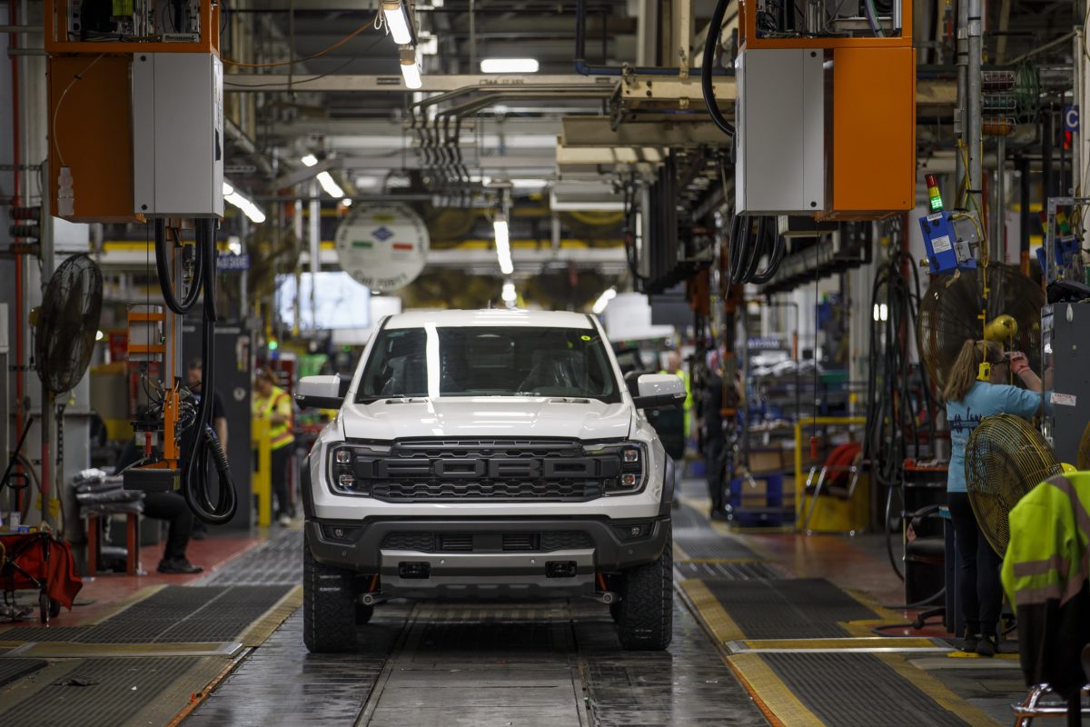 Суд скасував мита Трампа: автовиробникам та імпортерам у США повернуть мільярди доларів - фото 1