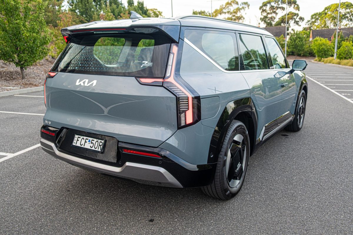Огляд Kia EV9: Чи зберіг великий електричний SUV свою актуальність через два роки? - фото 2