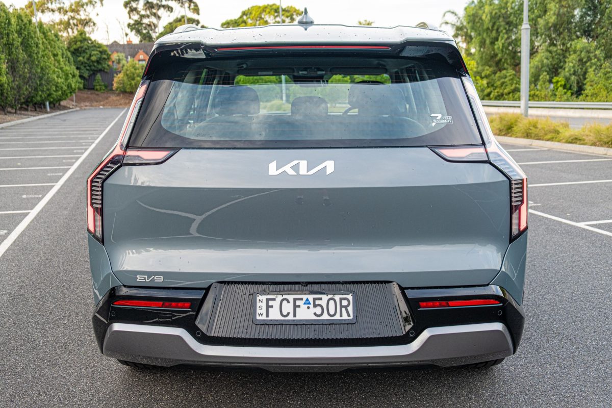 Огляд Kia EV9: Чи зберіг великий електричний SUV свою актуальність через два роки? - фото 8