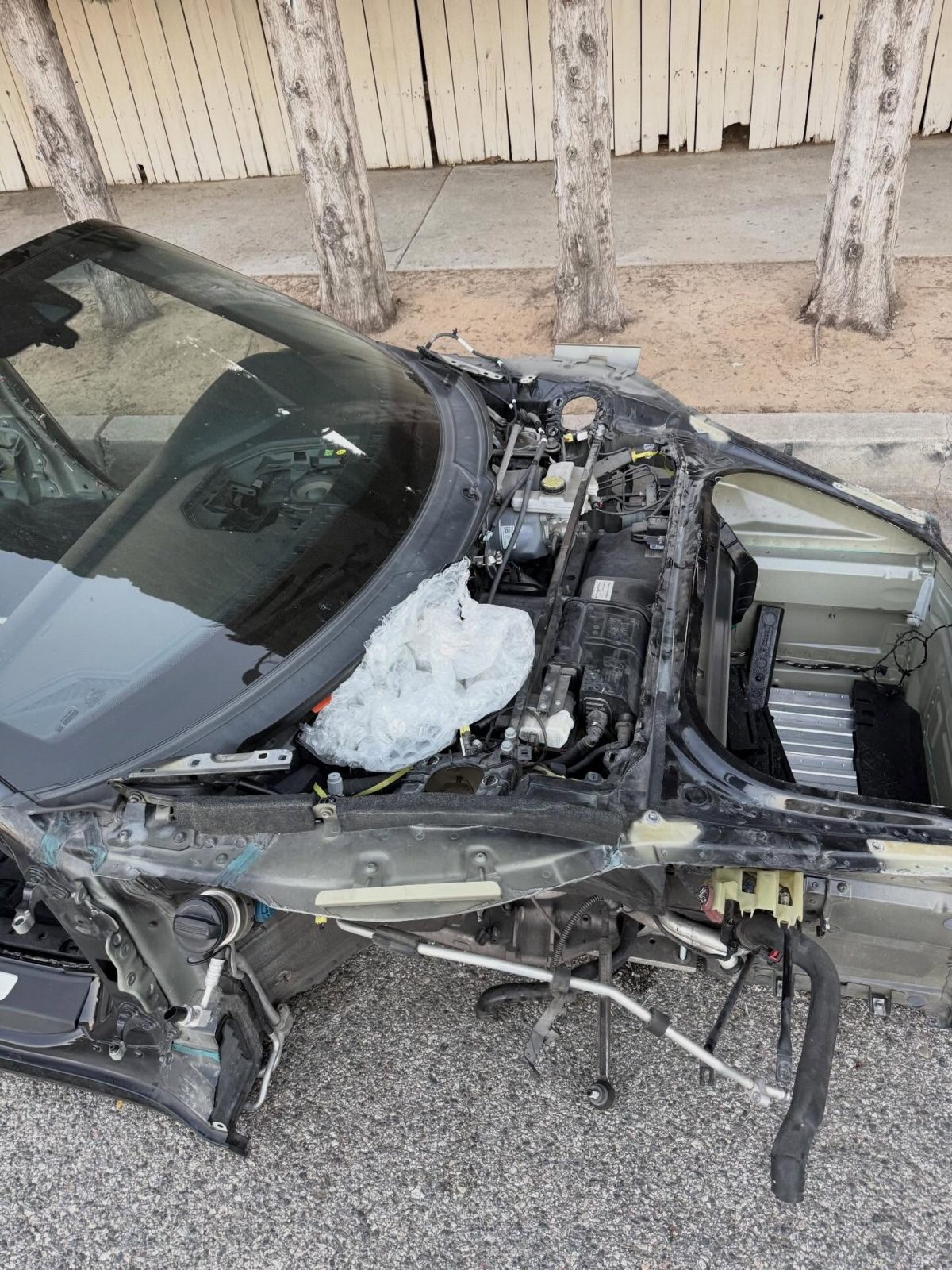 Викрадачі розібрали Porsche 911 Carrera до гвинтика: у Лос-Анджелесі знайшли лише голий кузов - фото 3