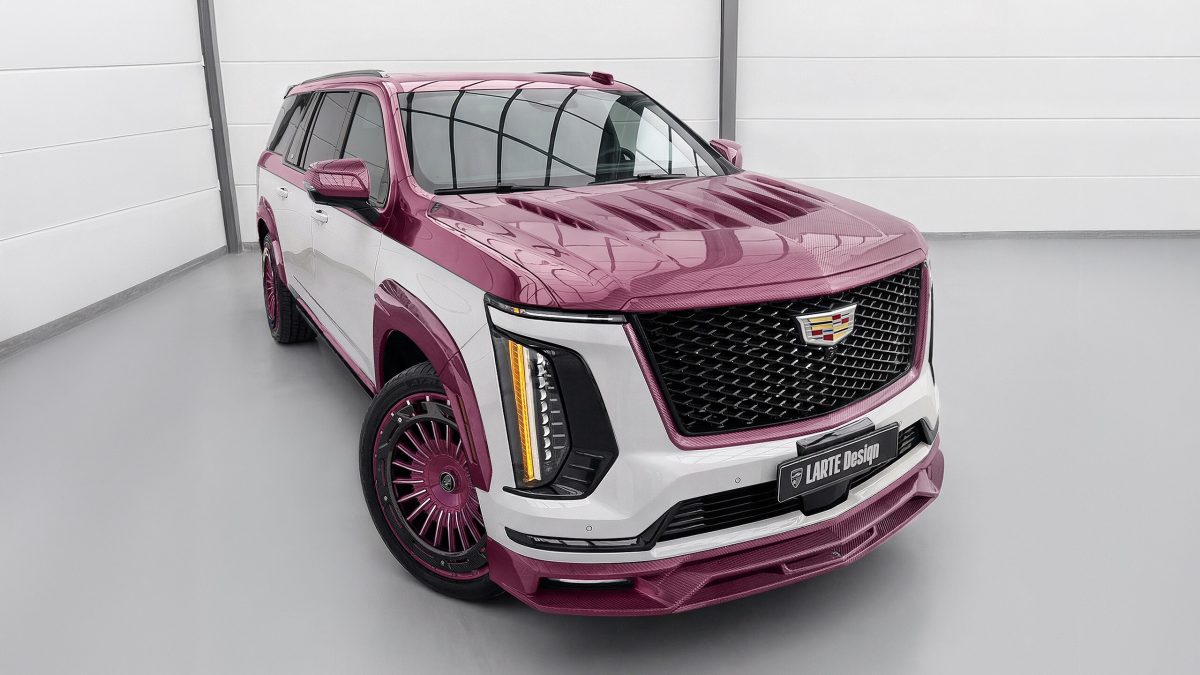 Епатажний дизайн: Cadillac Escalade отримав обвіс із рожевого карбону від Larte Design - фото 2
