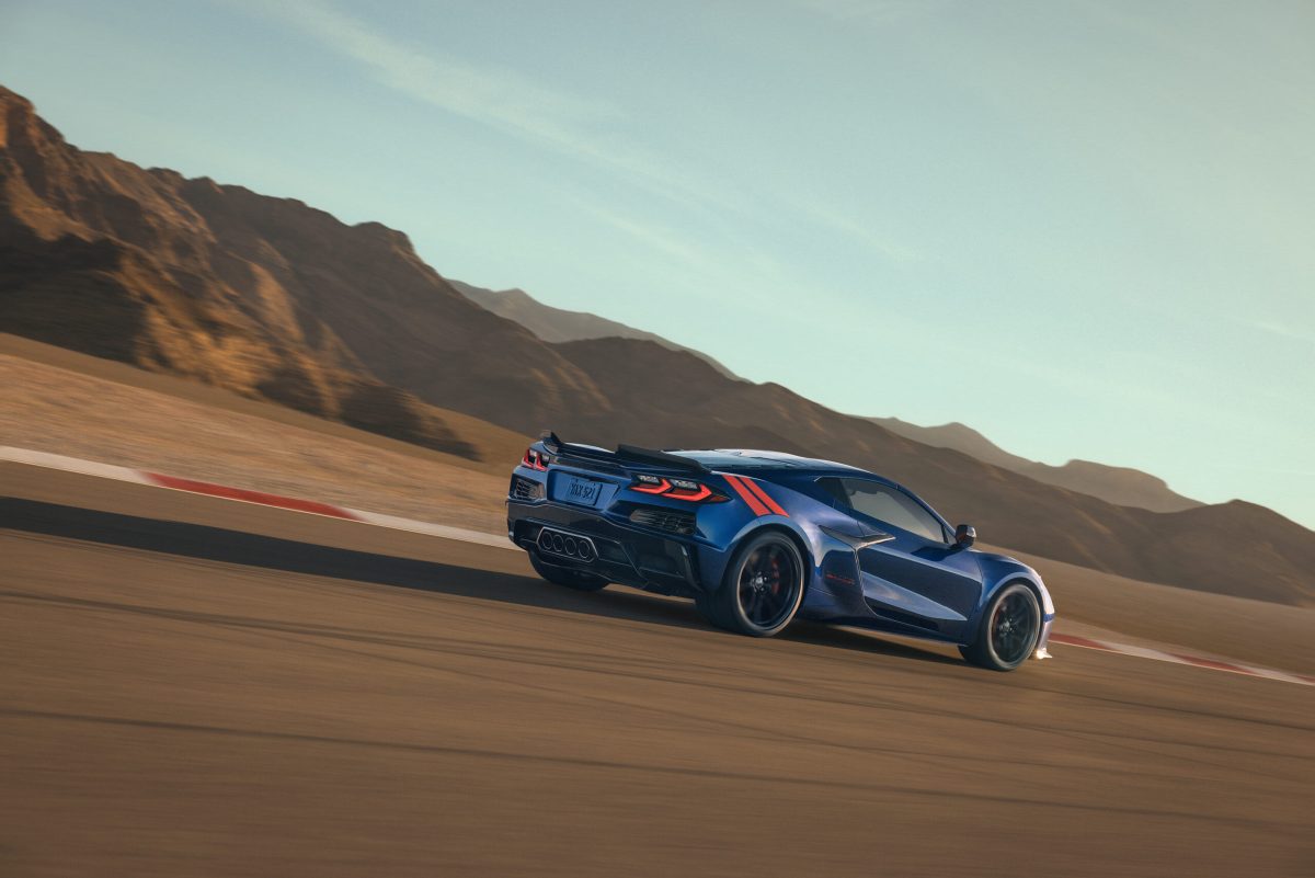 Chevrolet розкрив ціни на новий Corvette Grand Sport 2027 року: деталі та характеристики - фото 7