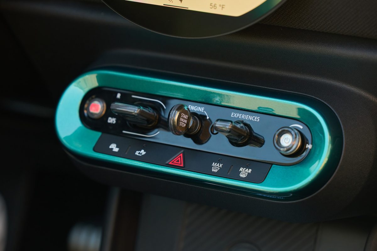 Ексклюзив для одного: Mini представила унікальний кабріолет JCW з двоколірним кузовом - фото 7