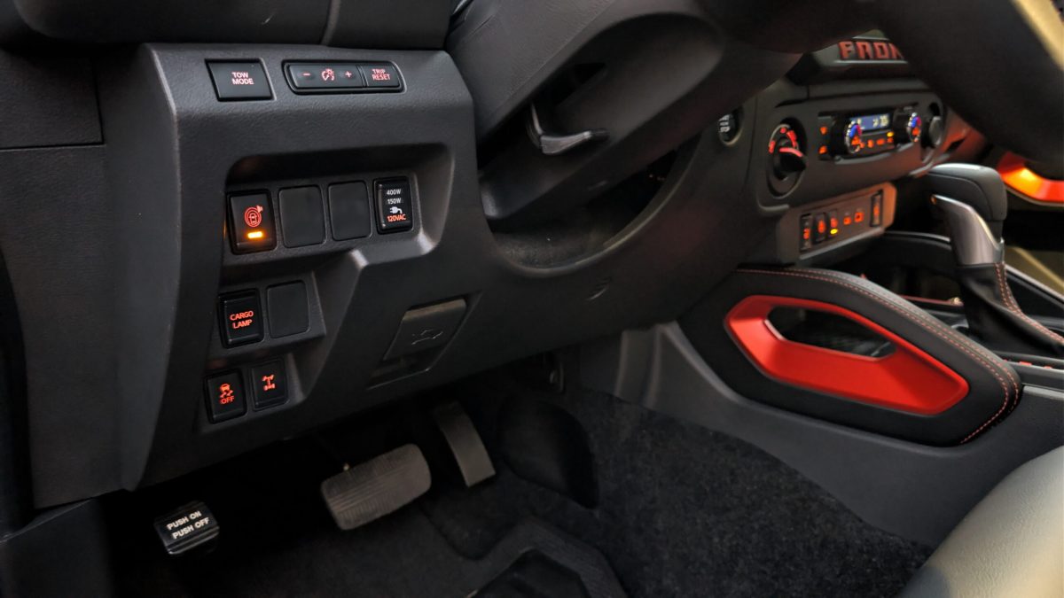 Новий Nissan Frontier Pro-4X 2026: чесний пікап у світі складних технологій - фото 7