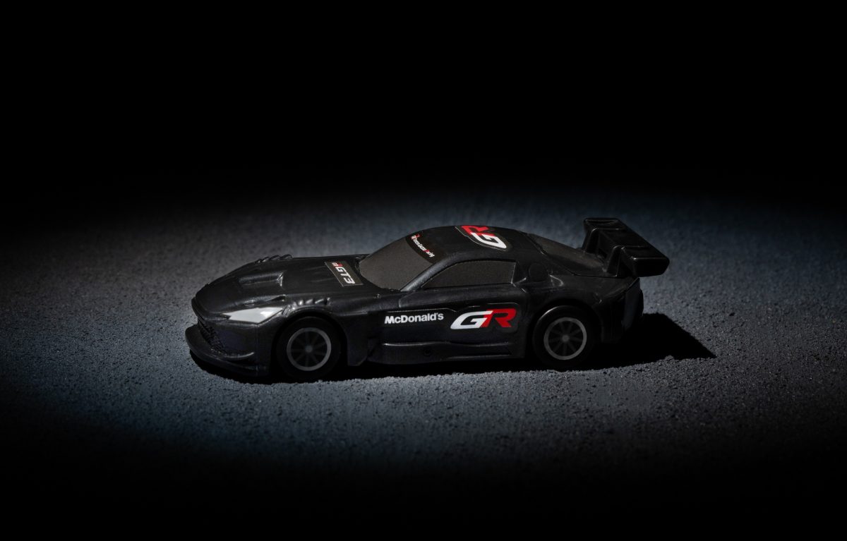 Масштабна модель Toyota GR GT3 стала ексклюзивом у японському McDonald’s - фото 3
