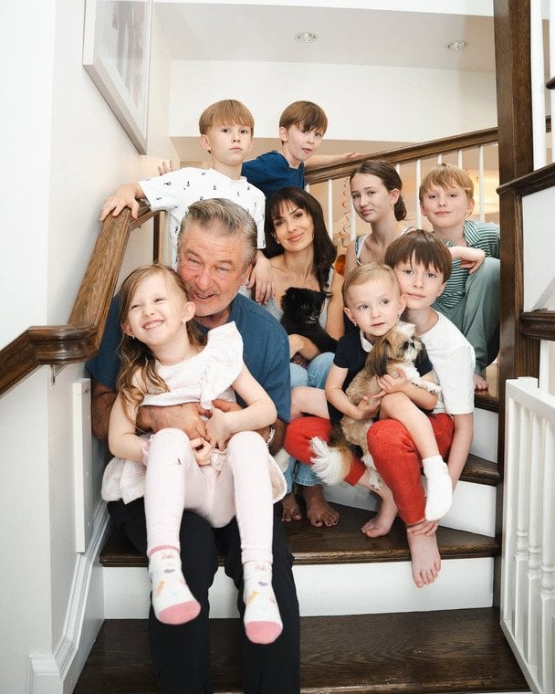 Алек Болдвін з дружиною та дітьми / © instagram.com/alecbaldwininsta