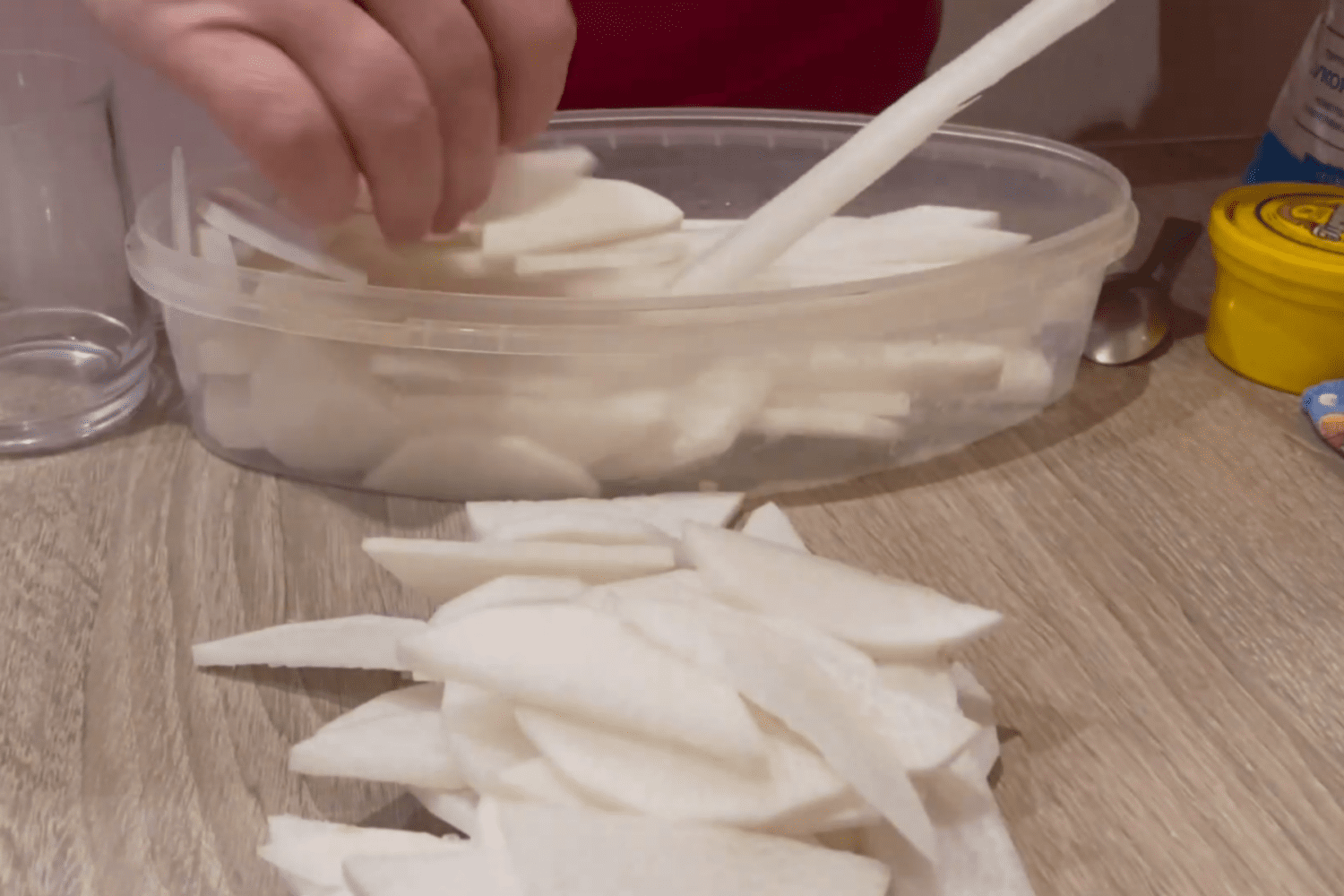 Кулінари назвали смачний рецепт маринаду для редьки. Фото: Сенсація 