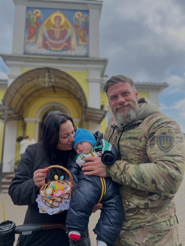 Вікторія Білан і Володимир Ращук із сином на Великдень / © instagram.com/vikki.bilan