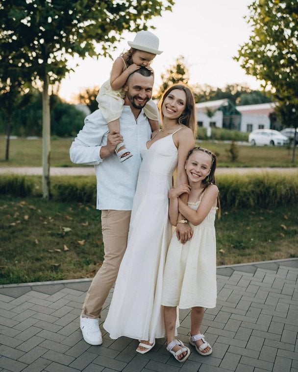 Олена Світлицька з колишнім чоловіком та дітьми / © instagram.com/olena_svitlytska