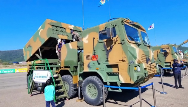 Естонія збільшила замовлення систем РСЗВ у Південній Кореї