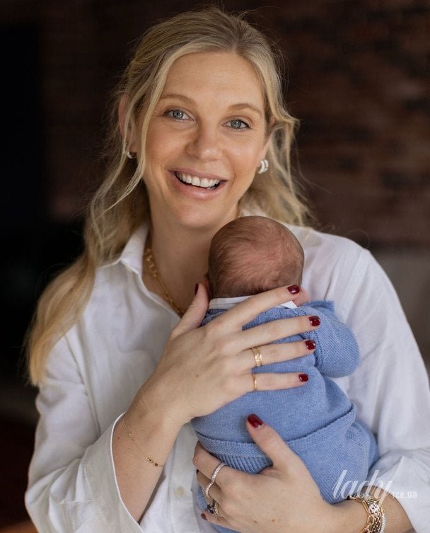 Челсі Деві із сином Фіном / © instagram.com/chelsydavy