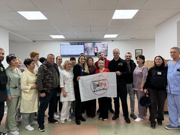 Анджеліна Джолі в лікарні у Херсоні / © suspilne.media