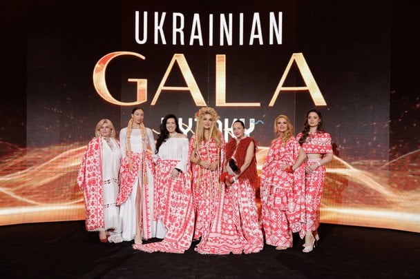 Оля Сумська, Яна Остапчук, Марина Сидорук, Ірина Сидорук, Олександра Богач, Таня Буренко