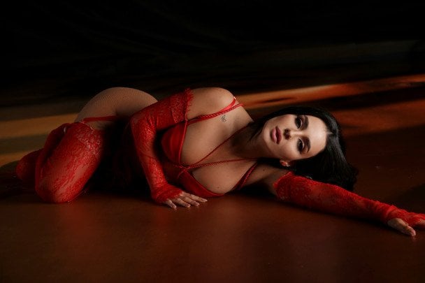 Анна Трінчер