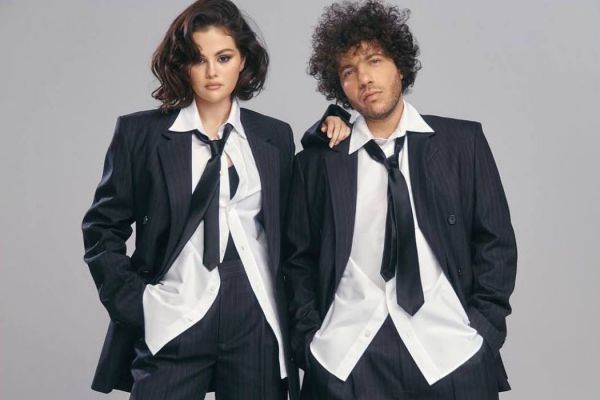 71_selena_gomes_i_benni.jpg (28.94 Kb)